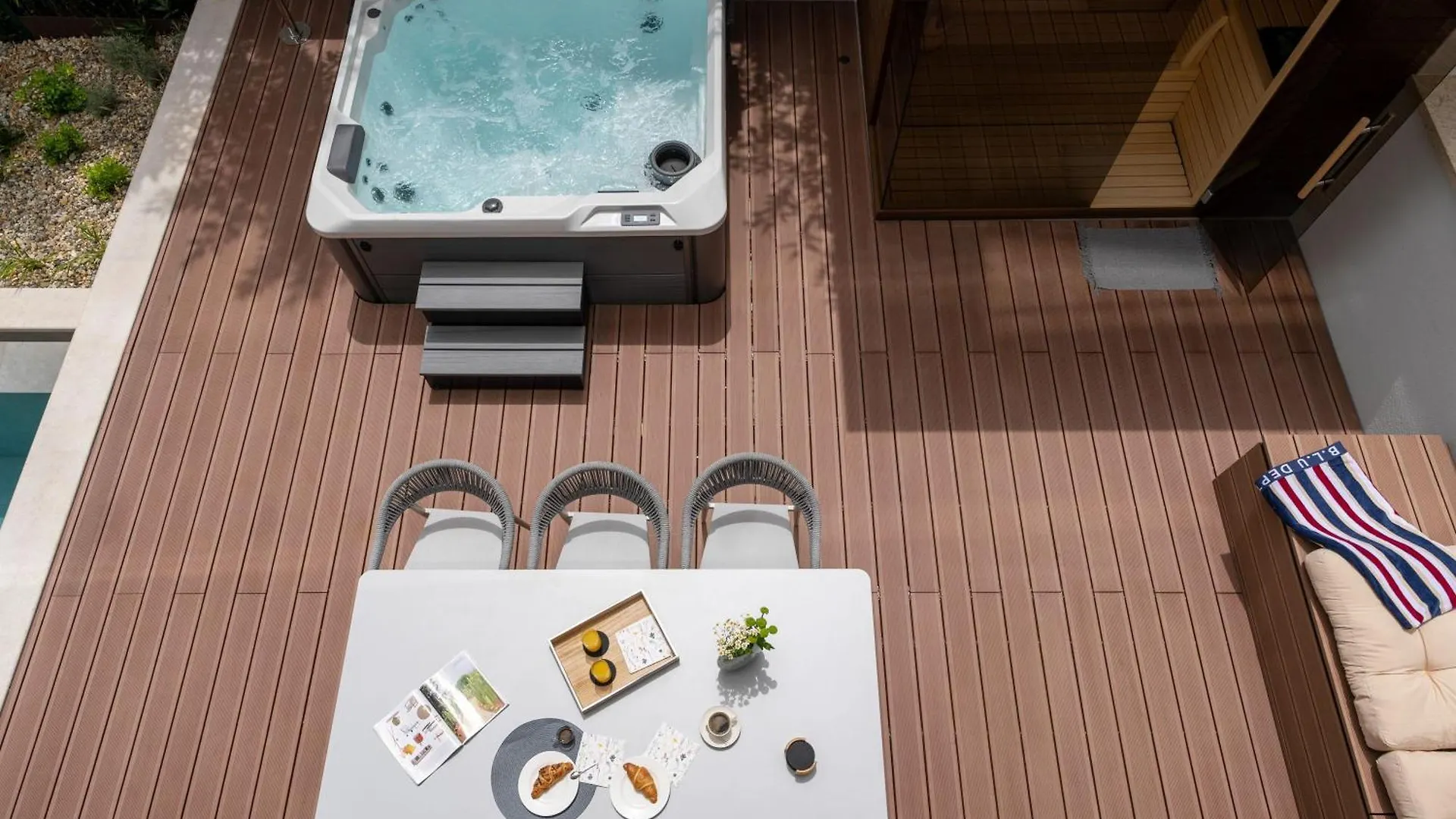 The Q Senses - New Luxury Apartment With Piano, Pool, Sauna And Jacuzzi 罗维尼 0*,