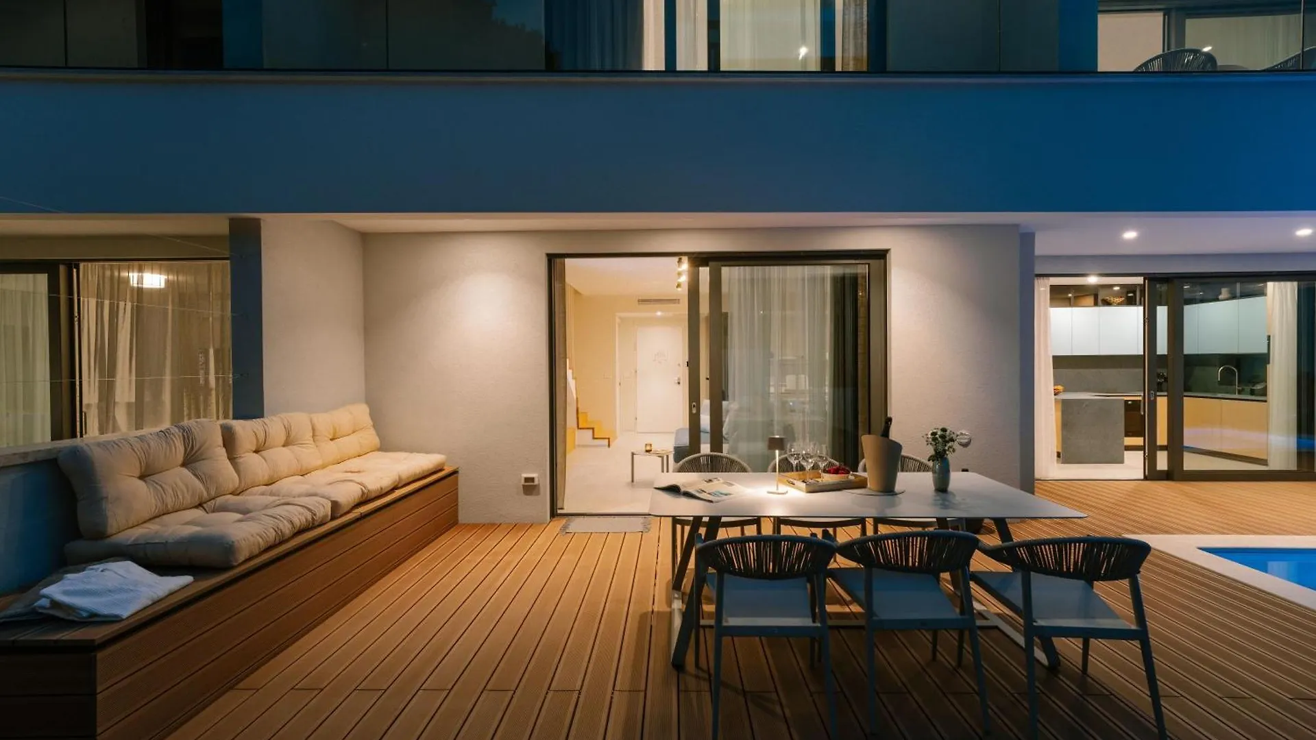 The Q Senses - New Luxury Apartment With Piano, Pool, Sauna And Jacuzzi 罗维尼