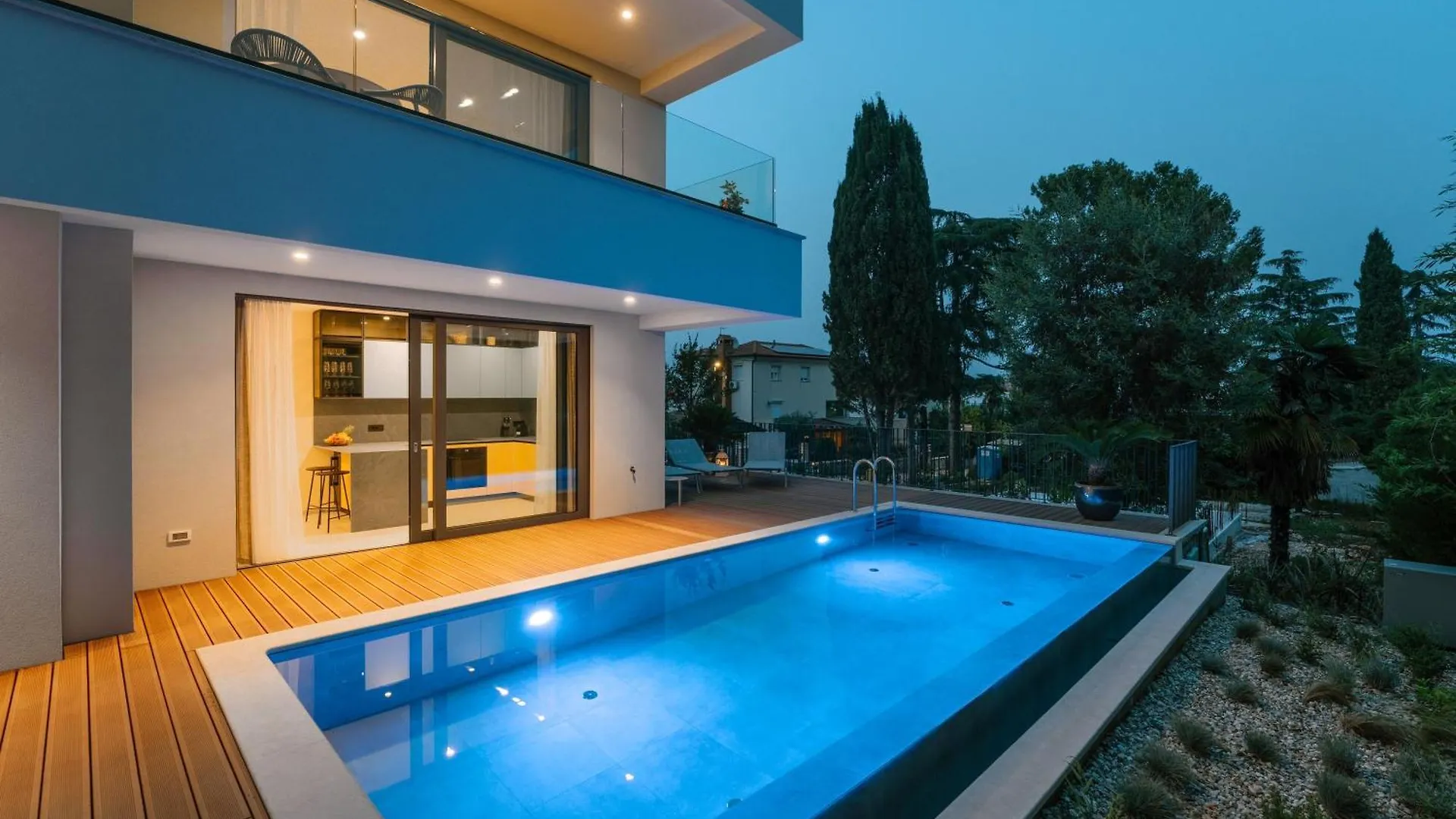 The Q Senses - New Luxury Apartment With Piano, Pool, Sauna And Jacuzzi 罗维尼 克罗地亚