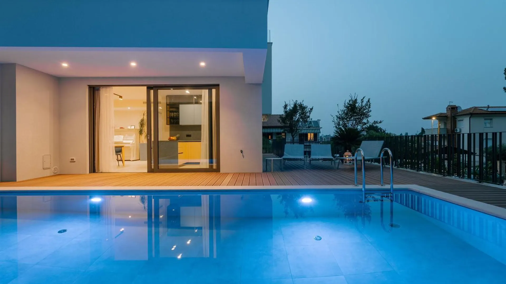 The Q Senses - New Luxury Apartment With Piano, Pool, Sauna And Jacuzzi 罗维尼 克罗地亚